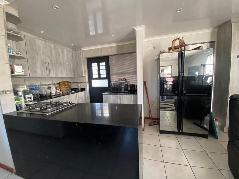 3 Bedroom Property for Sale in Highbury Western Cape